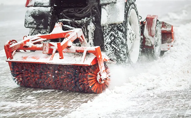 Schnee wird geräumt